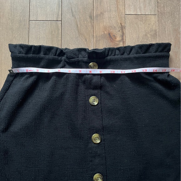 4/$30 New Look Paperbag skirt size 10 - Picture 3 of 3